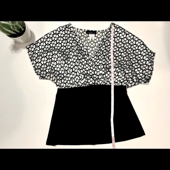 Black/white blouse - Picture 2 of 10